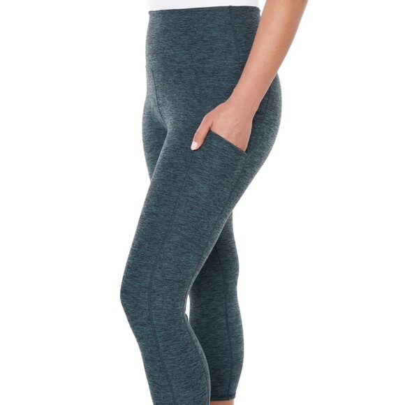 Kirkland Signature Ladies' Brushed Capri‎ Features: 4-Way Stretch Fabric - Picture 3 of 5